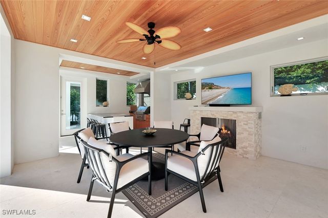 739 5th AVE N, Naples, FL 34102