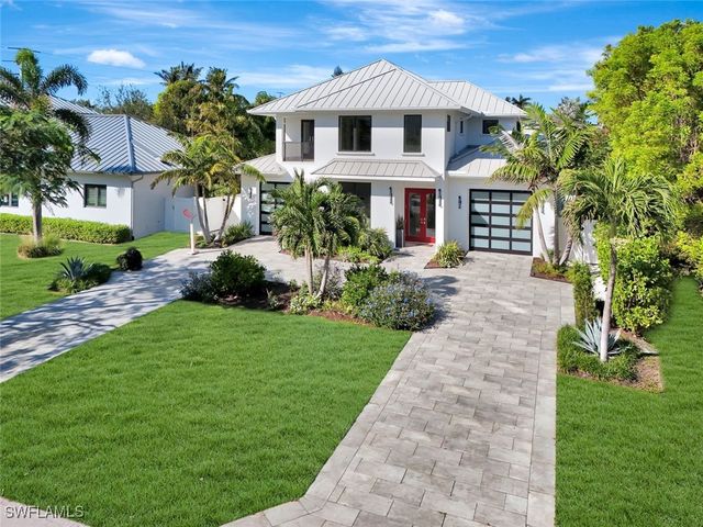 739 5th AVE N, Naples, FL 34102