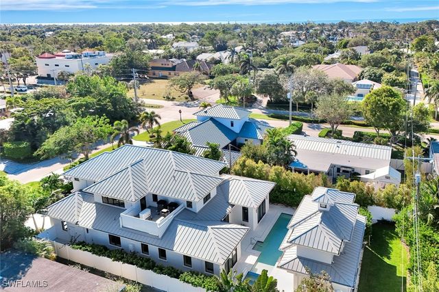 739 5th AVE N, Naples, FL 34102