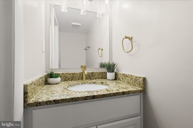 40 BADGER GATE, Catonsville, MD 21228