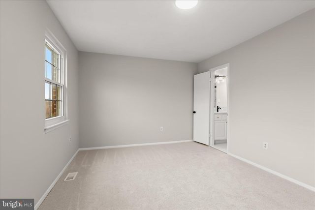 40 BADGER GATE, Catonsville, MD 21228