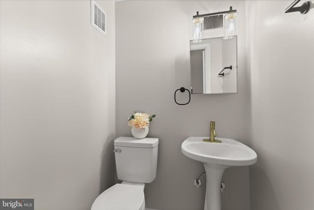 40 BADGER GATE, Catonsville, MD 21228