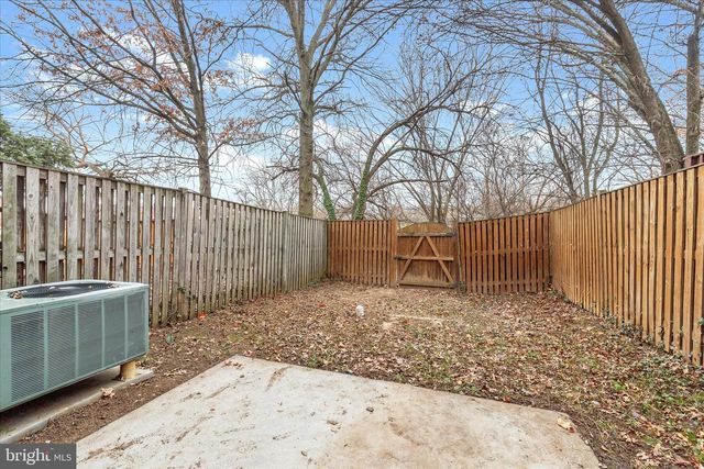 40 BADGER GATE, Catonsville, MD 21228