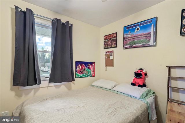 1316 OUTER DR, Hagerstown, MD 21742