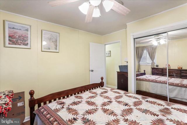 1316 OUTER DR, Hagerstown, MD 21742