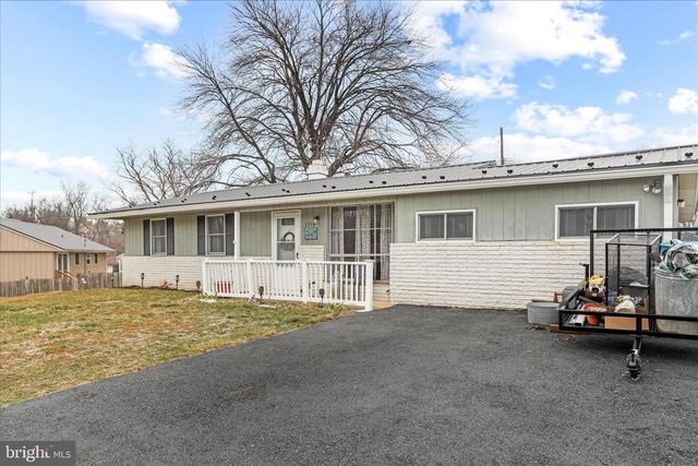 1316 OUTER DR, Hagerstown, MD 21742