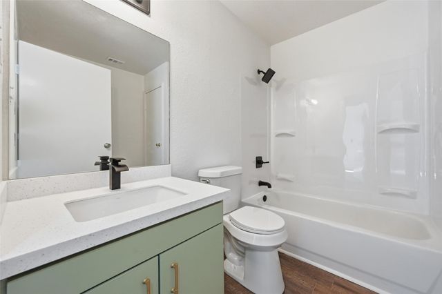 704 Graham Street, Cleburne, TX 76033