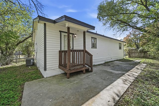 704 Graham Street, Cleburne, TX 76033