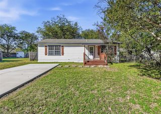 704 Graham Street, Cleburne, TX 76033