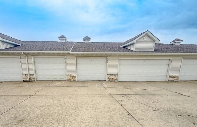 6255 Beechtree Drive 4202, West Des Moines, IA 50266