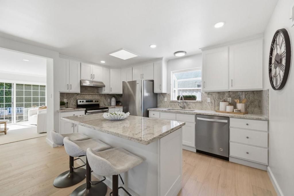 Image 10 of property listing at 1850 Briarwood Drive, Santa Clara, CA 95051