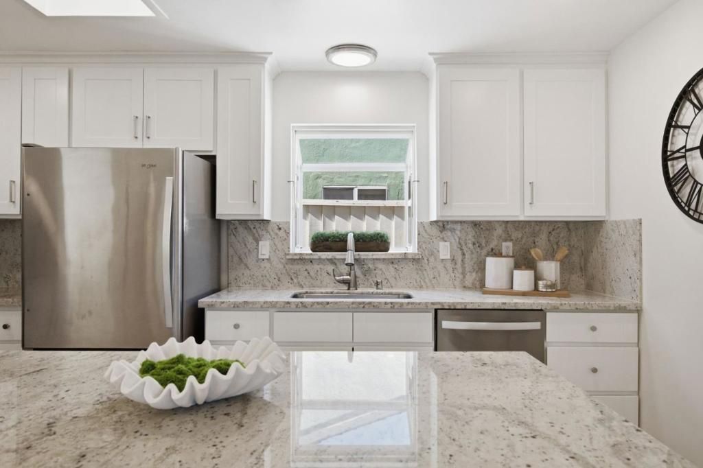 Image 11 of property listing at 1850 Briarwood Drive, Santa Clara, CA 95051