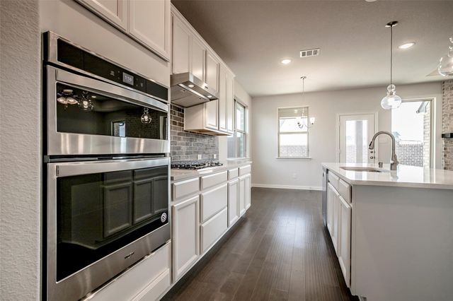 4713 London Avenue, Aubrey, TX 76227