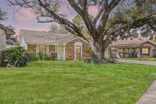 6031 Viking Drive, Houston, TX 77092