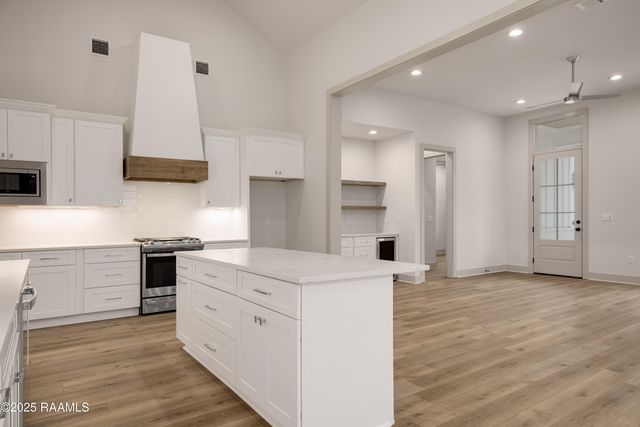 107 Wishing Well Drive, Broussard, LA 70518