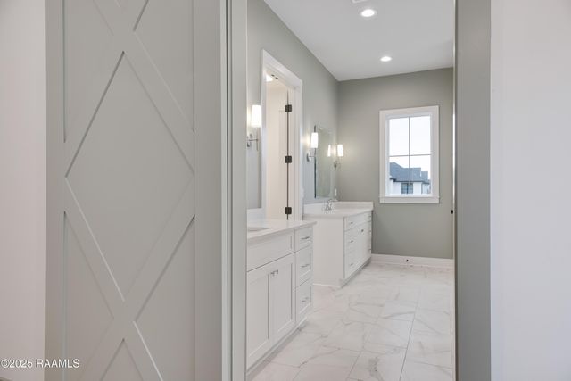 107 Wishing Well Drive, Broussard, LA 70518