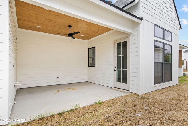 107 Wishing Well Drive, Broussard, LA 70518