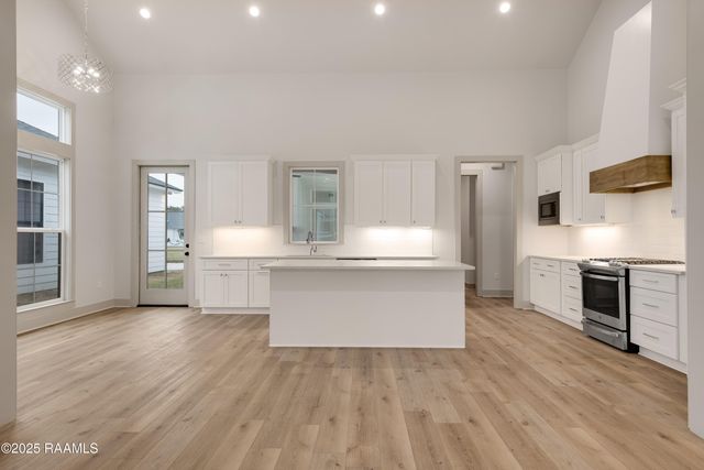 107 Wishing Well Drive, Broussard, LA 70518