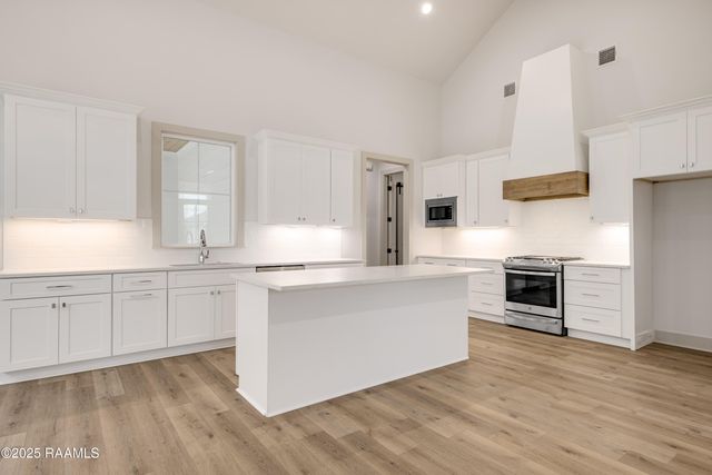 107 Wishing Well Drive, Broussard, LA 70518