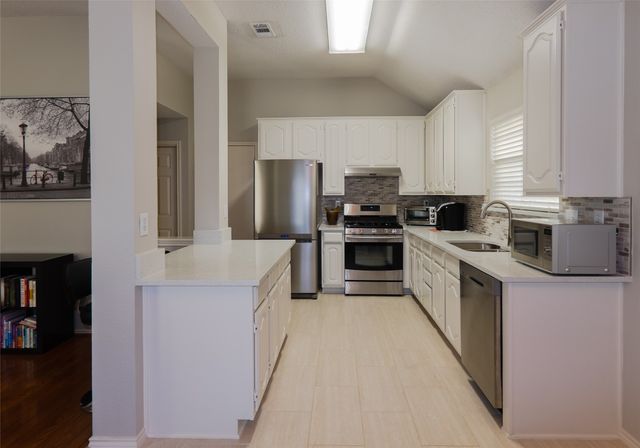 18532 Shadow Ridge Drive, Dallas, TX 75287