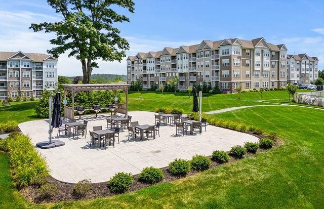 5 Peters Farm Way 7107, Westborough, MA 01581