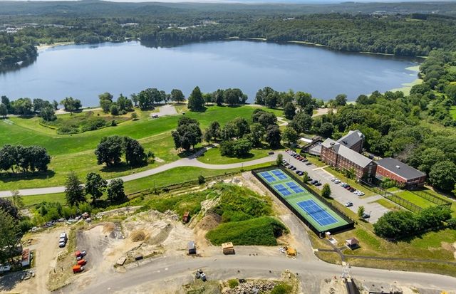 5 Peters Farm Way 7107, Westborough, MA 01581
