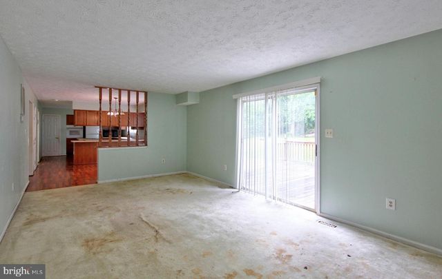 10711 FEATHERSTONE DR, Fort Washington, MD 20744