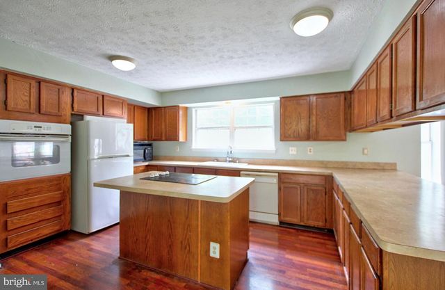 10711 FEATHERSTONE DR, Fort Washington, MD 20744