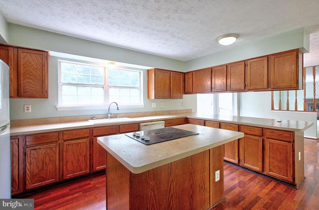10711 FEATHERSTONE DR, Fort Washington, MD 20744