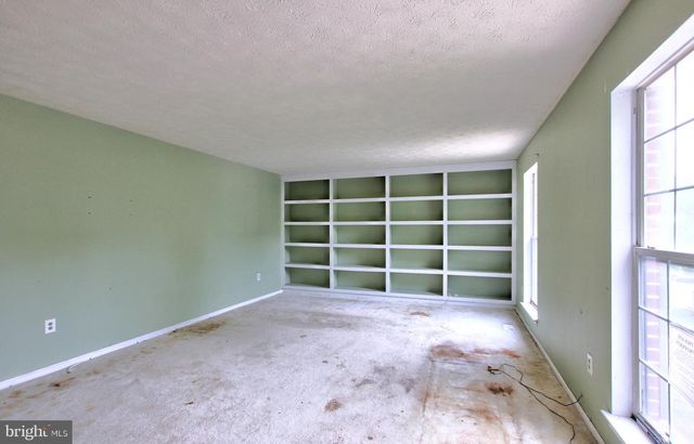 10711 FEATHERSTONE DR, Fort Washington, MD 20744