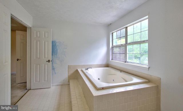 10711 FEATHERSTONE DR, Fort Washington, MD 20744