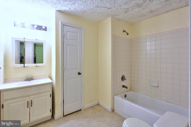 10711 FEATHERSTONE DR, Fort Washington, MD 20744