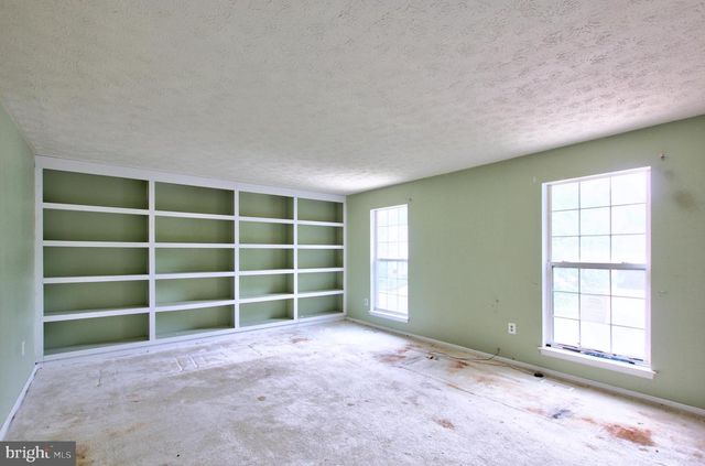 10711 FEATHERSTONE DR, Fort Washington, MD 20744
