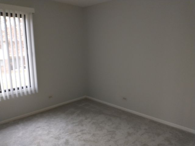 905 Surrey Drive 2B, Schaumburg, IL 60193