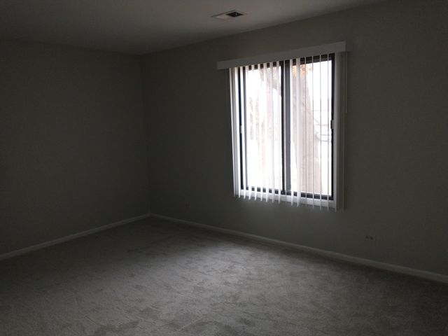 905 Surrey Drive 2B, Schaumburg, IL 60193