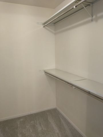 905 Surrey Drive 2B, Schaumburg, IL 60193