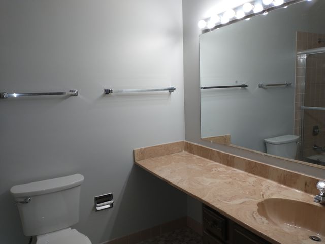 905 Surrey Drive 2B, Schaumburg, IL 60193