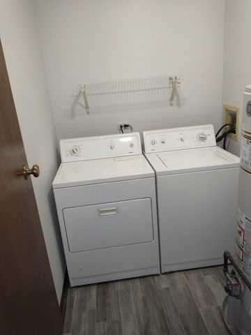 905 Surrey Drive 2B, Schaumburg, IL 60193