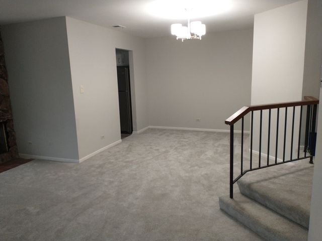 905 Surrey Drive 2B, Schaumburg, IL 60193