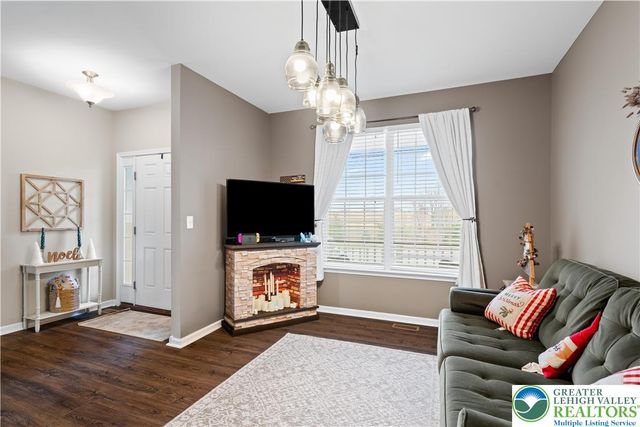 9615 Crescent Lane, Upper Macungie Twp, PA 18031