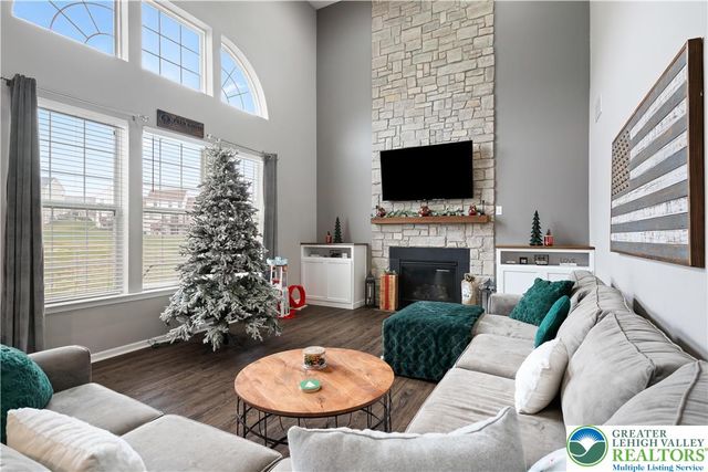 9615 Crescent Lane, Upper Macungie Twp, PA 18031