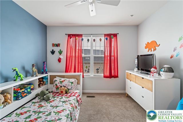 9615 Crescent Lane, Upper Macungie Twp, PA 18031