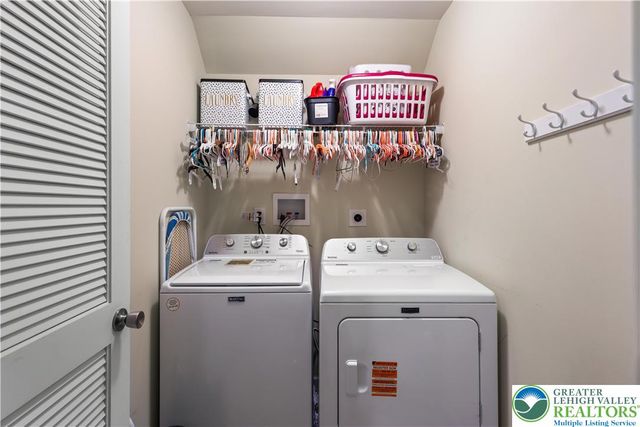 9615 Crescent Lane, Upper Macungie Twp, PA 18031