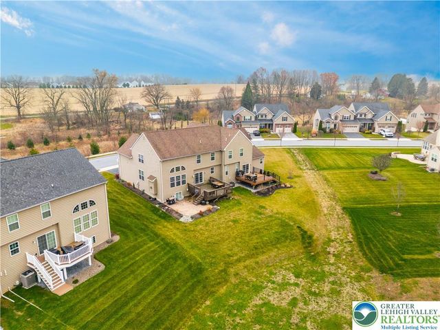 9615 Crescent Lane, Upper Macungie Twp, PA 18031