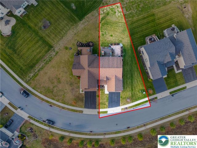 9615 Crescent Lane, Upper Macungie Twp, PA 18031