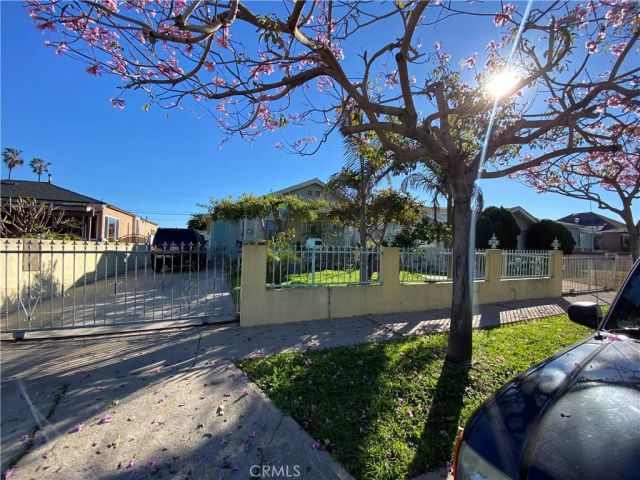 228 E 103 Street, Los Angeles, CA 90003