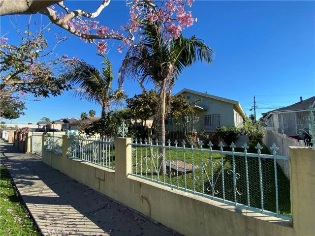 228 E 103 Street, Los Angeles, CA 90003