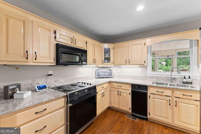 9724 Elliott Family Parkway, Dawsonville, GA 30534