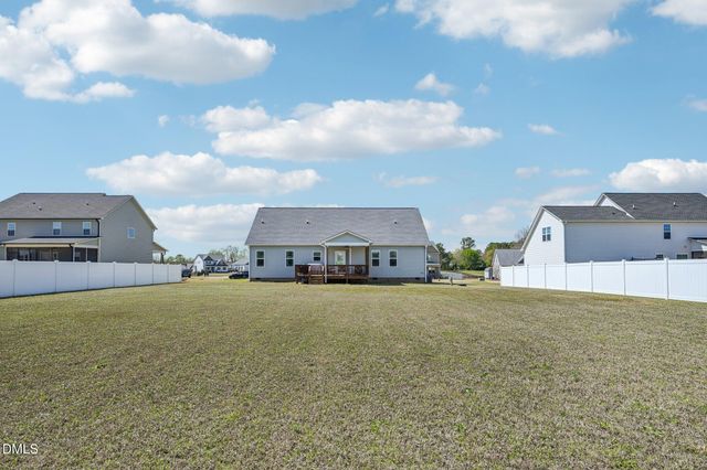 71 Lassiter Hills Drive, Four Oaks, NC 27524