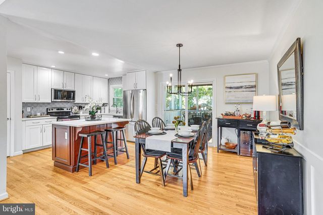 2002 HOOVER LN, Alexandria, VA 22308